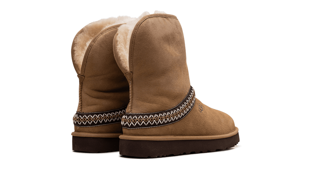 UGG WOMENS Classic Short Crescent Boot Womens "Chestnut" 1161770 CHE 1161770 CHE from Stadium Goods