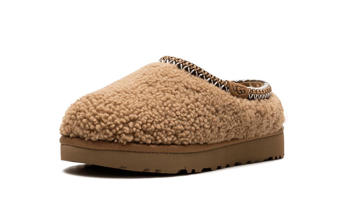 UGG WOMENS Tasman Maxi Curly Slipper Womens "Chestnut" 1158356 CHE 1158356 CHE from Stadium Goods