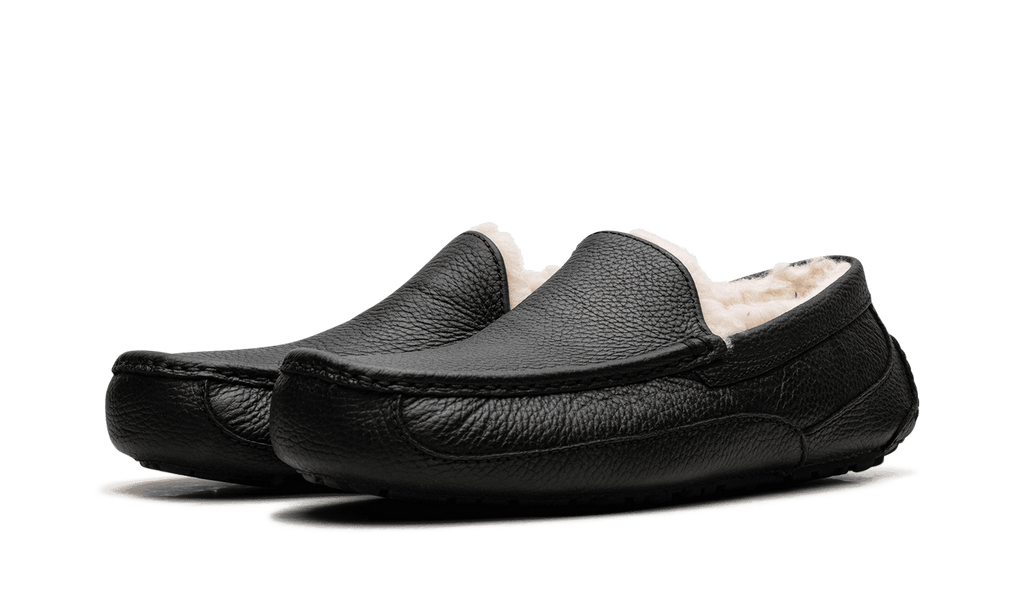 UGG MENS Ascot Leather Slipper "Black" 5379B BLK from Stadium Goods
