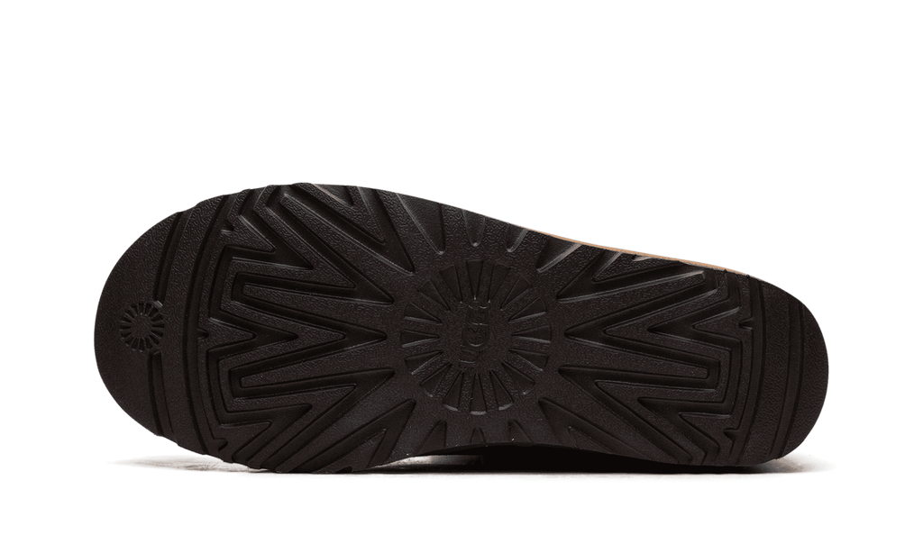 UGG WOMENS Classic Short Crescent Boot Womens "Chestnut" 1161770 CHE 1161770 CHE from Stadium Goods