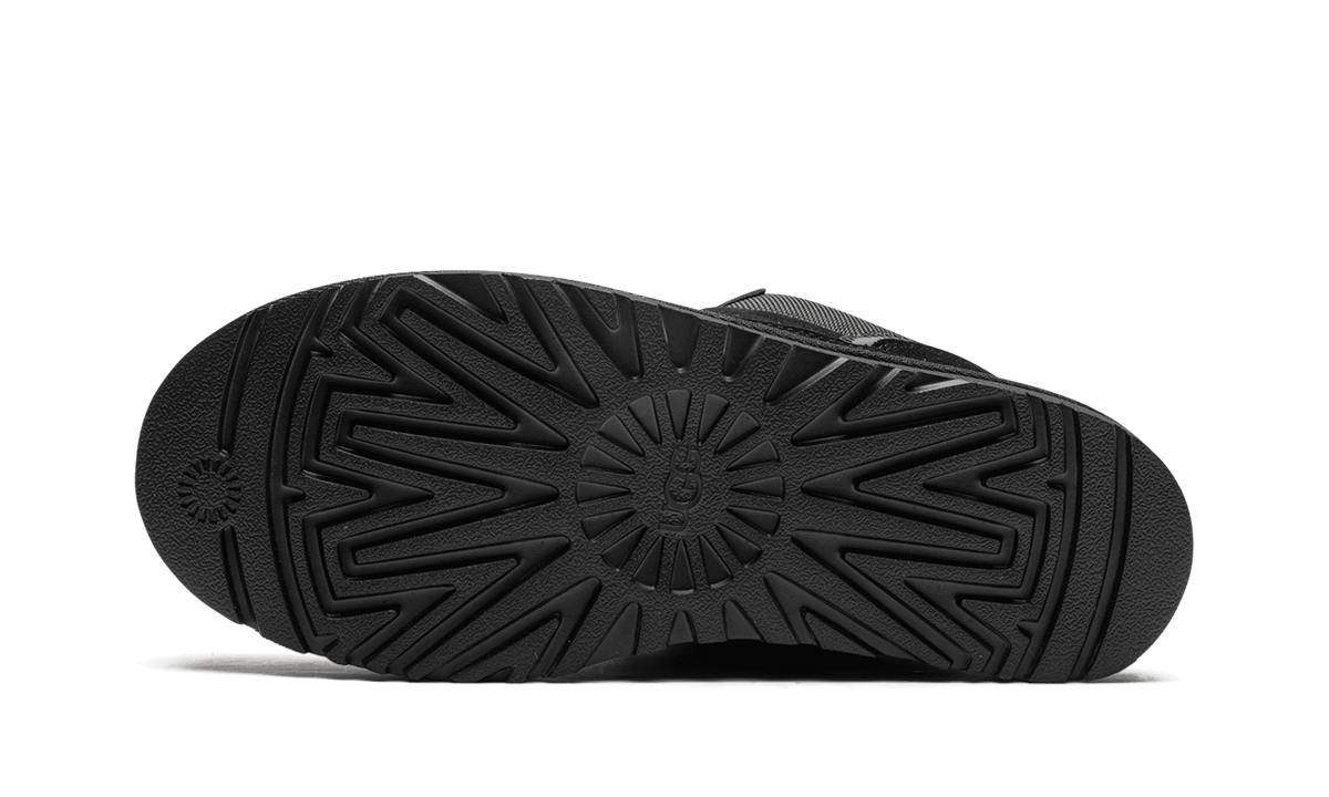 UGG MENS Lowmel "Black" 1170750 blk 1170750 blk from Stadium Goods
