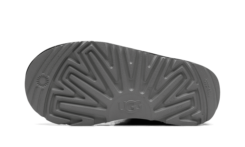 UGG GRADE SCHOOL Neumel Graphic Outline PS 1130787K BLK 1130787K BLK from Stadium Goods